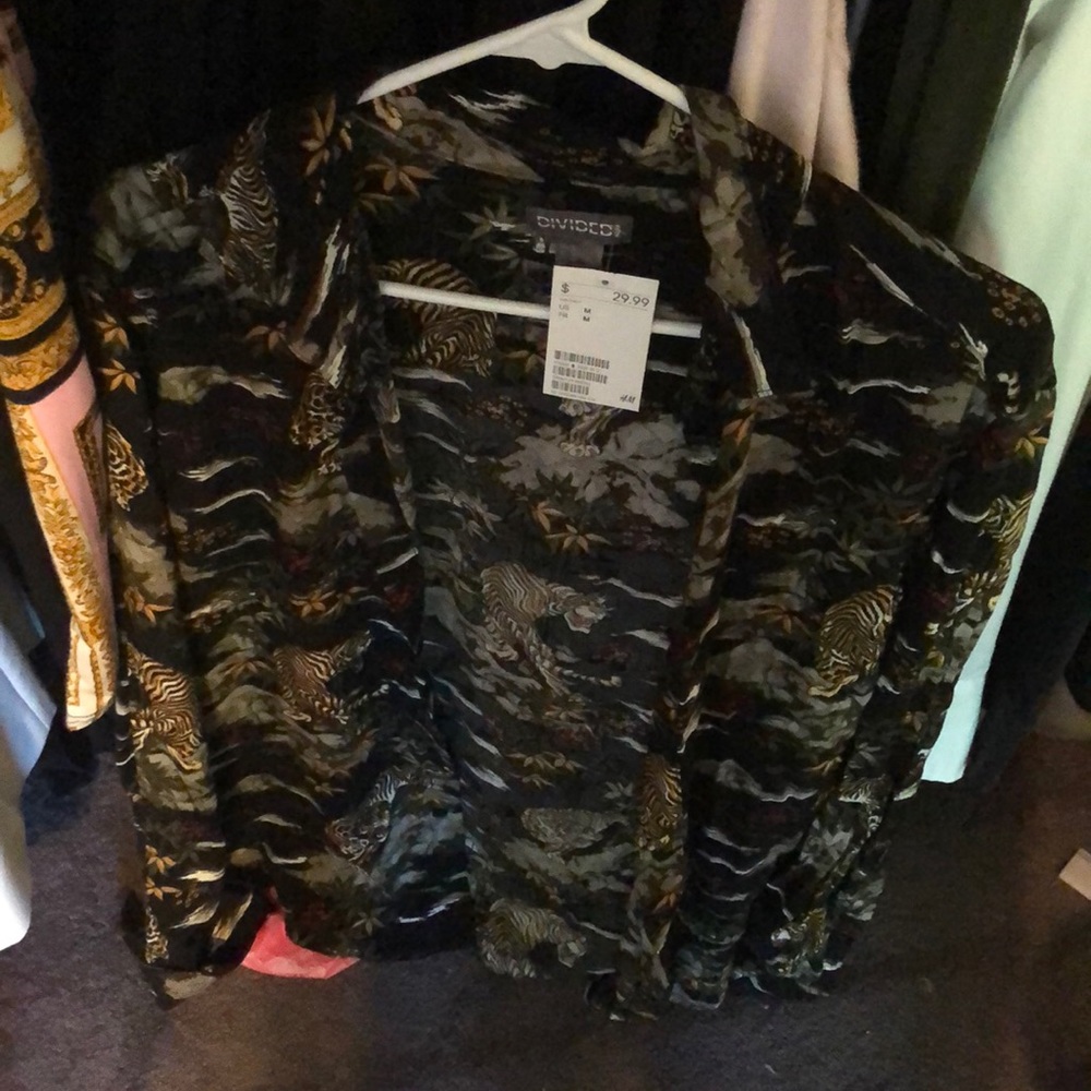 Relaxed Fit Tiger Buttondown